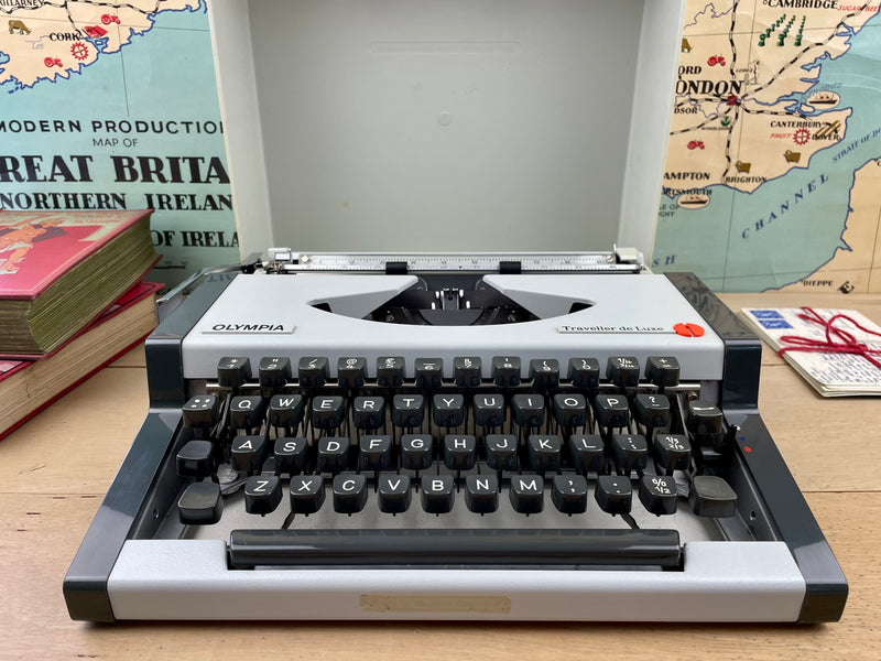 Typewriter, Olympia Traveller de Luxe