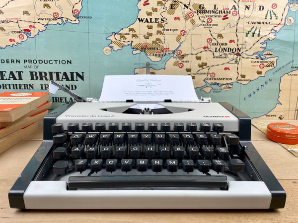 Typewriter, Olympia Traveller de Luxe S