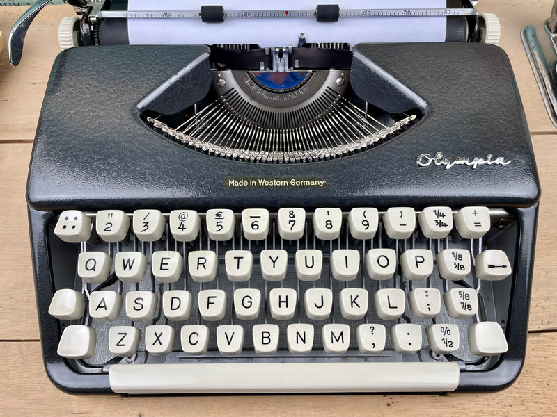 Typewriter, 1959 Olympia Splendid 33