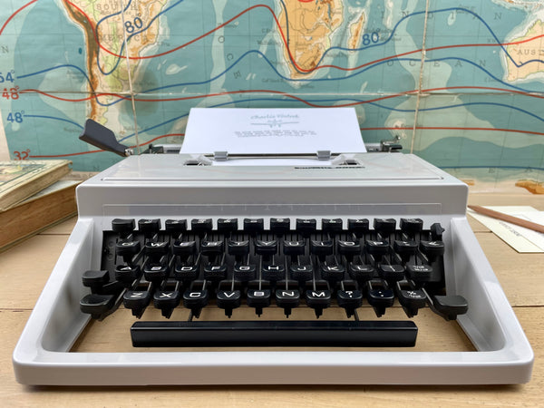 Typewriter, Olivetti Dora