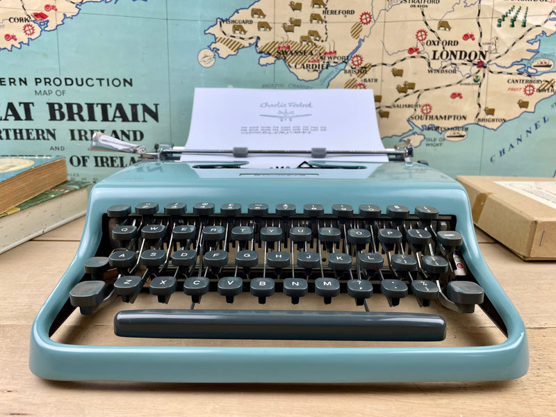 Typewriter, 1961 Olivetti Lettera 22