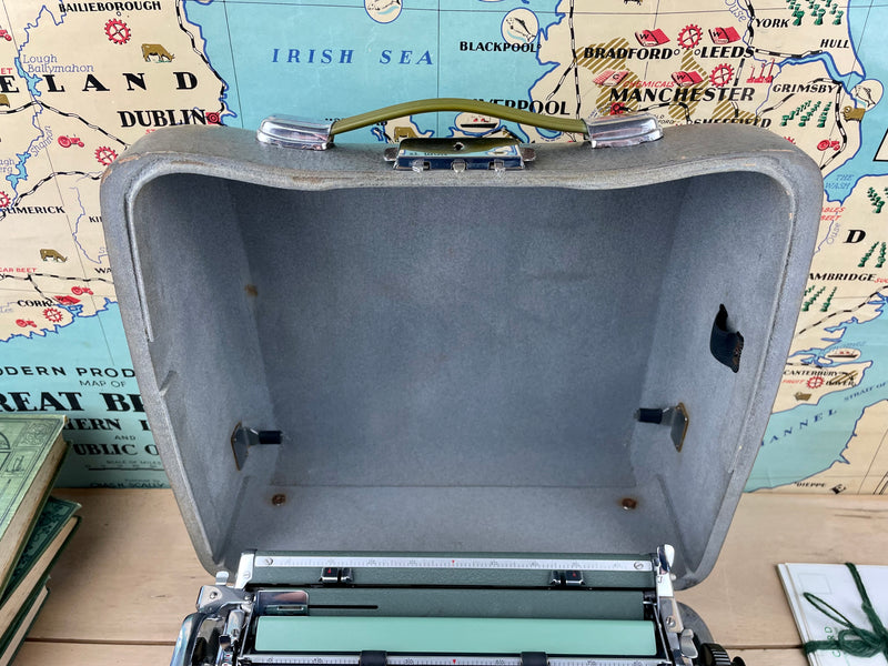 Typewriter, 1957 Olympia SM3