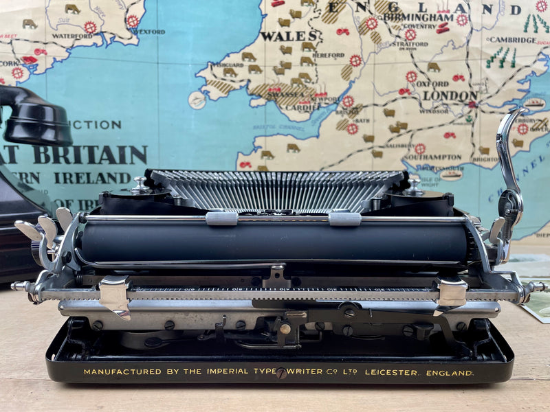 Typewriter, 1937 Imperial The Good Companion No 1