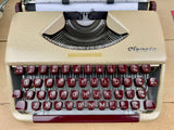 Typewriter, 1960 Olympia Splendid 33