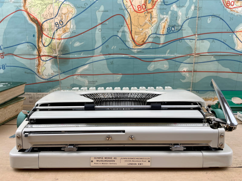 Typewriter, 1965 Olympia Splendid 33