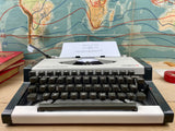 Typewriter, Olympia Traveller de Luxe S