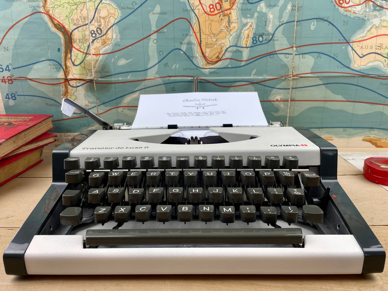 Typewriter, Olympia Traveller de Luxe S