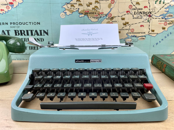 Typewriter, 1967 Olivetti Lettera 32
