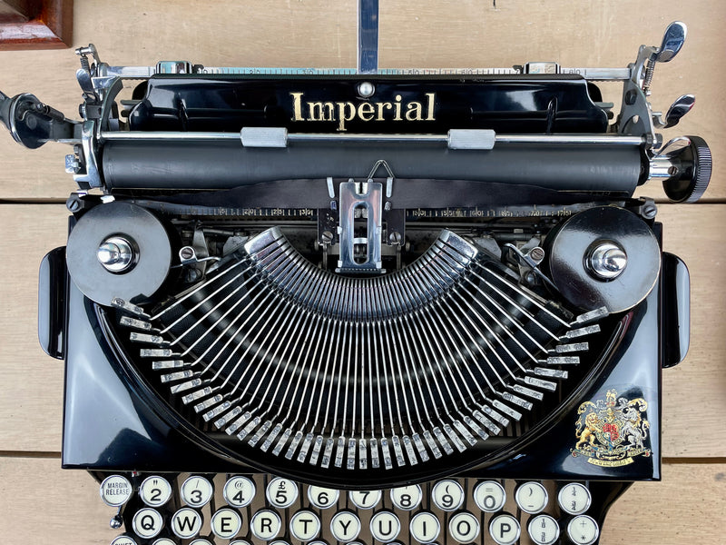 Typewriter, 1939 Imperial The Good Companion 1