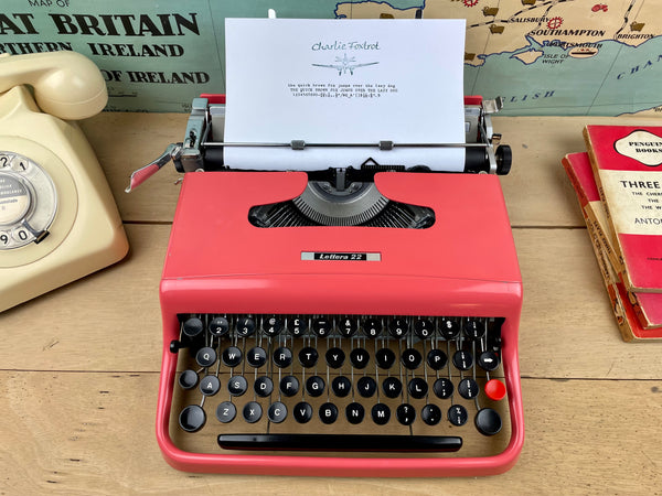 Rare Pink 1960 Olivetti Lettera 22 Typewriter