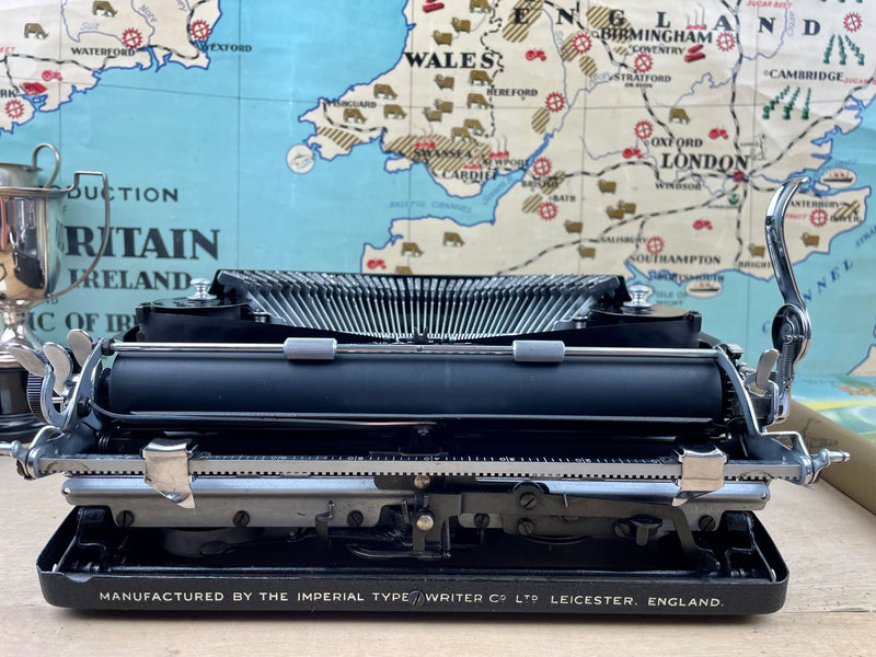 Typewriter, 1941 Imperial Good Companion No1
