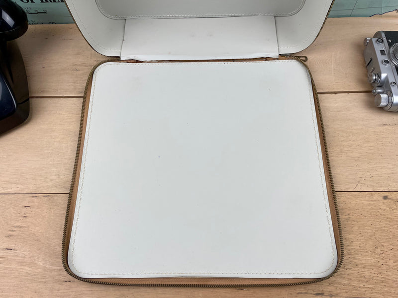 Typewriter, 1966 Olympia Splendid 66