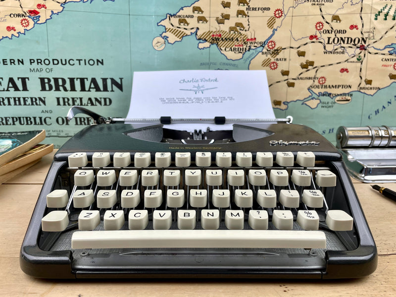 Typewriter, 1959 Olympia Splendid 33
