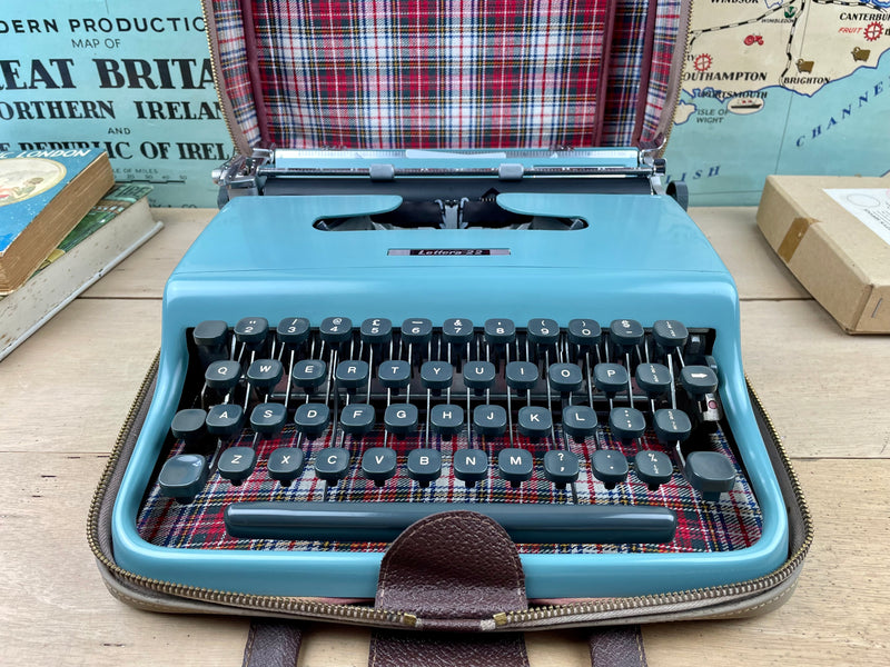Typewriter, 1961 Olivetti Lettera 22