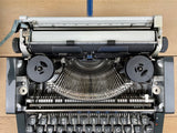 Typewriter, Olympia Traveller de Luxe