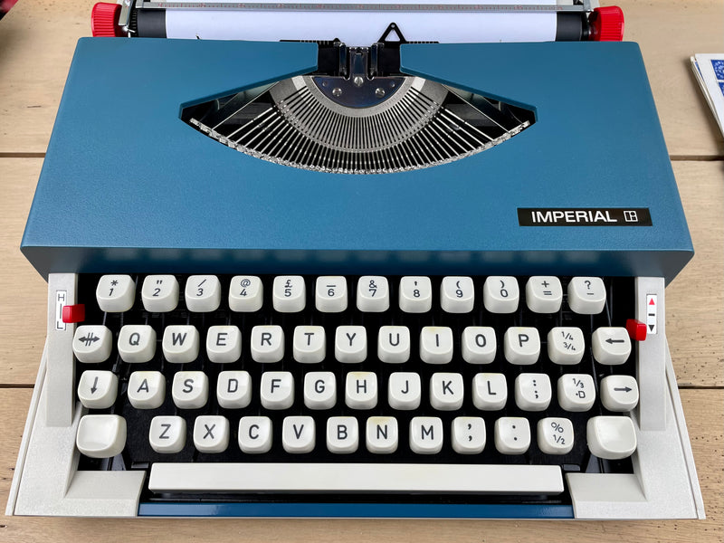 Typewriter, Imperial 220