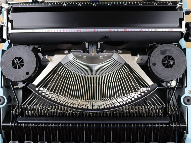 Silver Reed De Luxe – Charlie Foxtrot