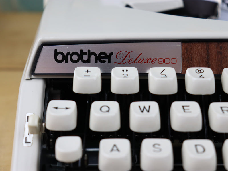 Brother Deluxe 900
