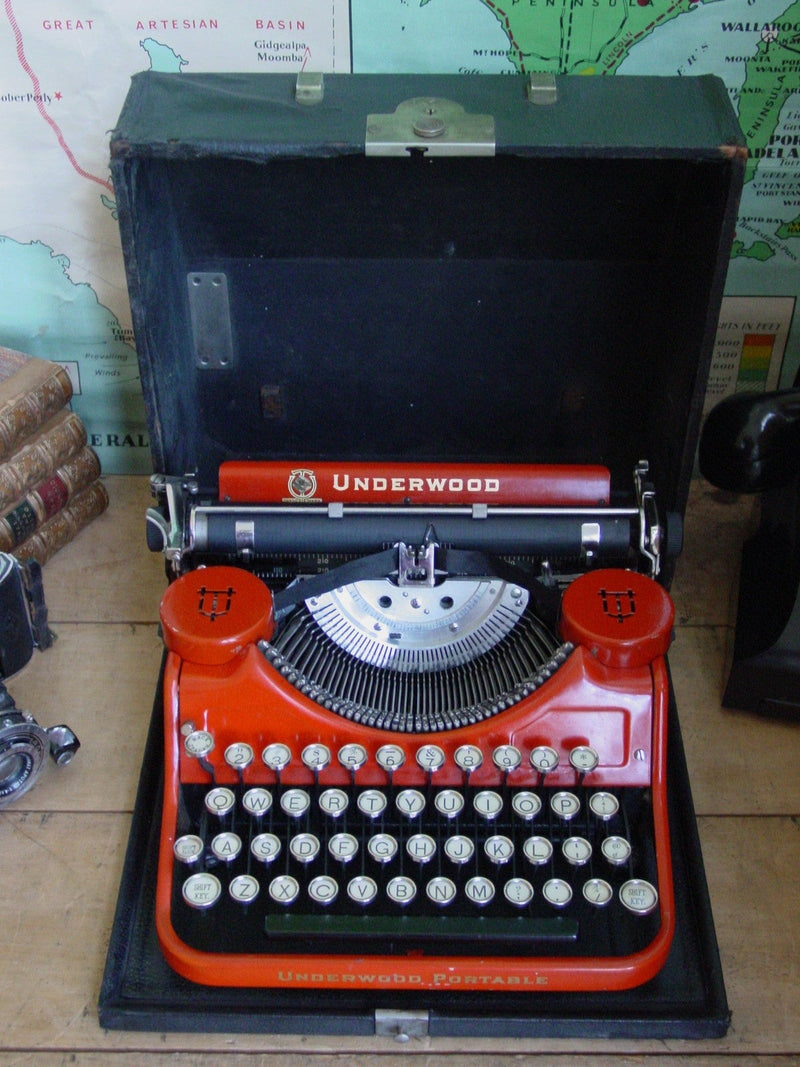 Rare Red 1930 Underwood Universal  Portable