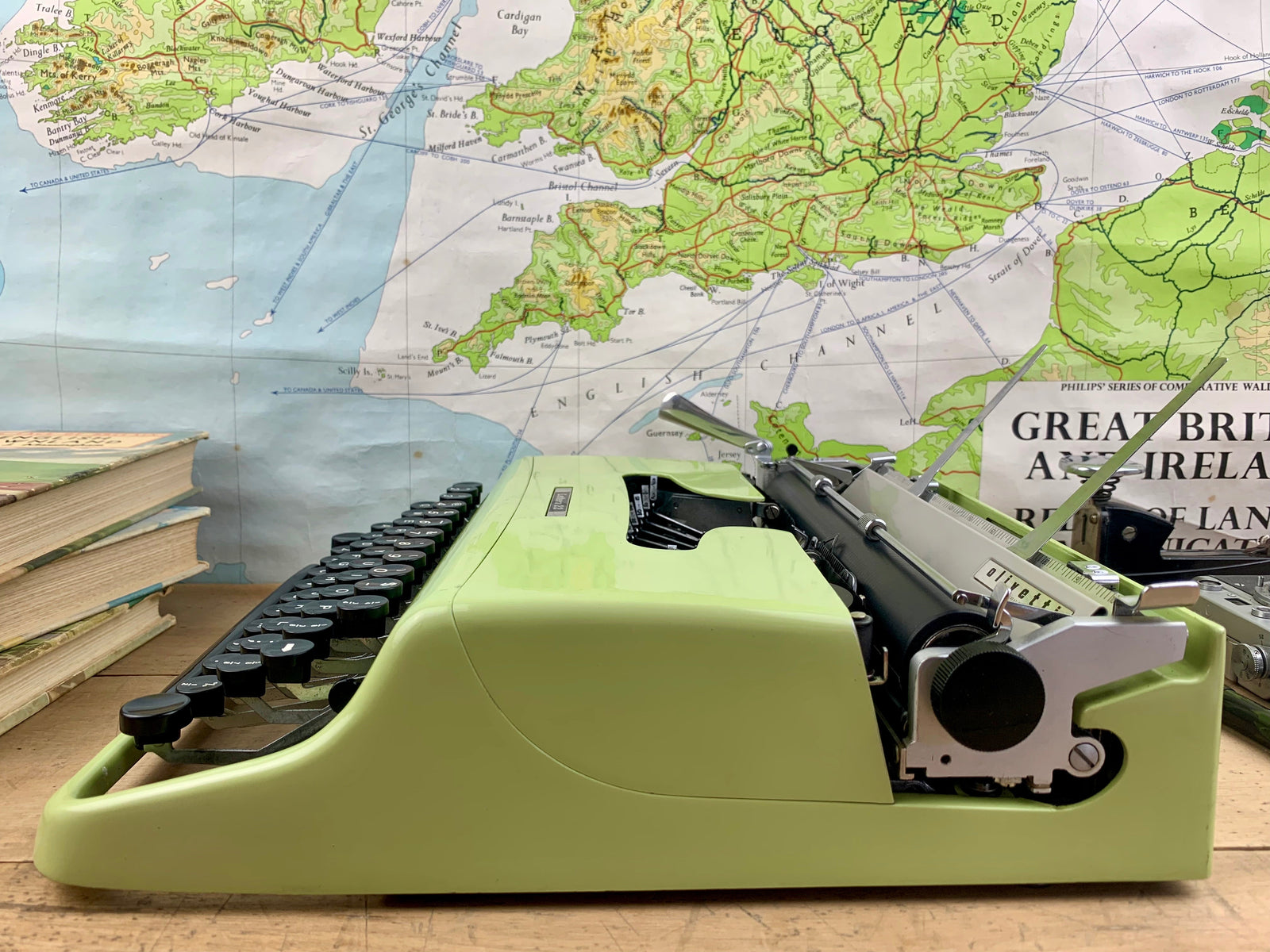 Rare Pistachio Olivetti Lettera 22 – Charlie Foxtrot